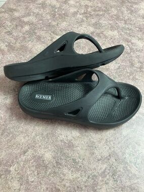 Roemer Women's Black Recover Sandals